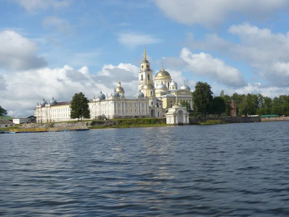 Селигер: Нилова пустынь, Осташков, Оковцы